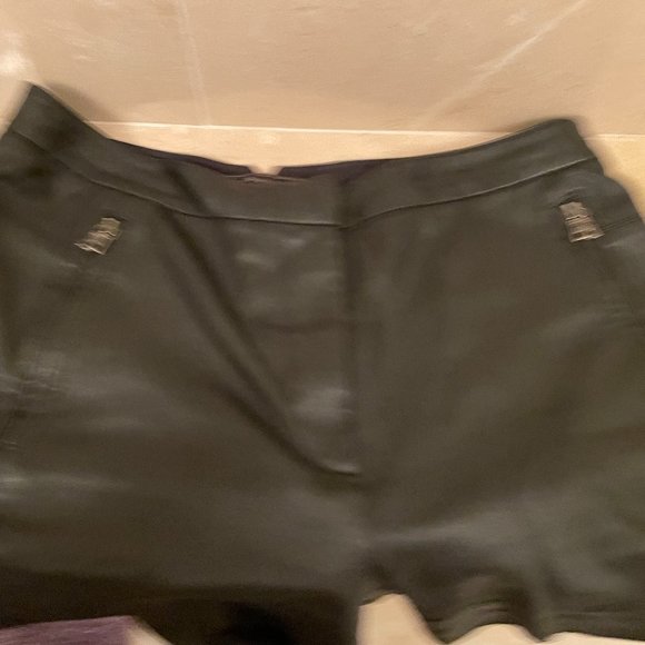 BCBGMaxazaria Black Dress shorts - Picture 2 of 3